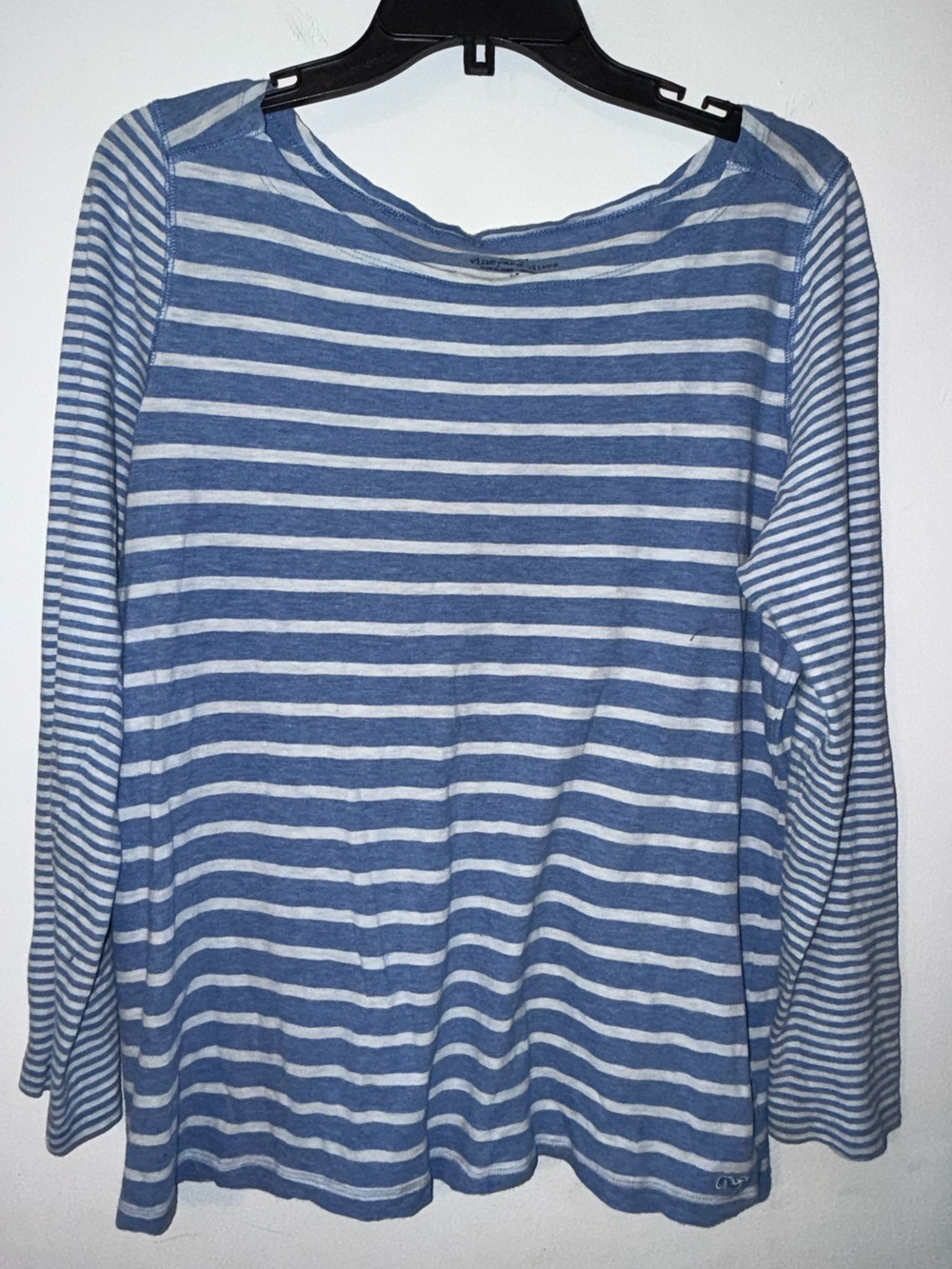 VINEYARD VINES | Size M Blue and White Striped Long-Sleeve Top